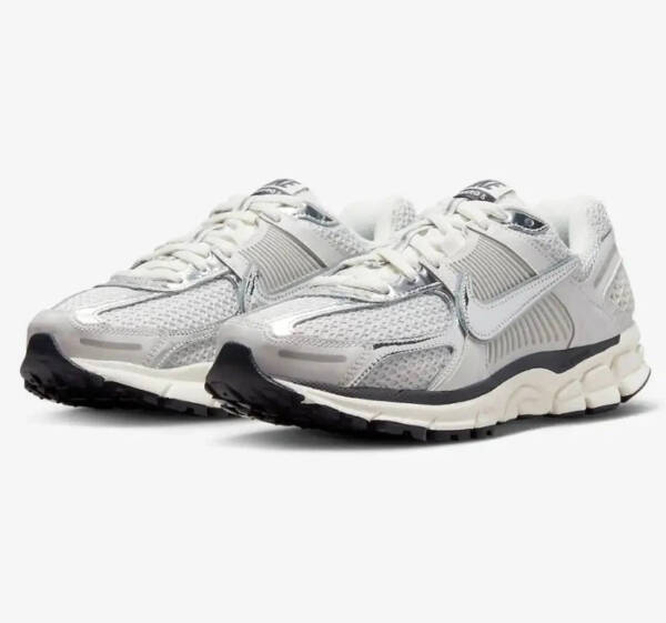 Nike Zoom Vomero 5 Photon Dust Metallic Silver - Image 3