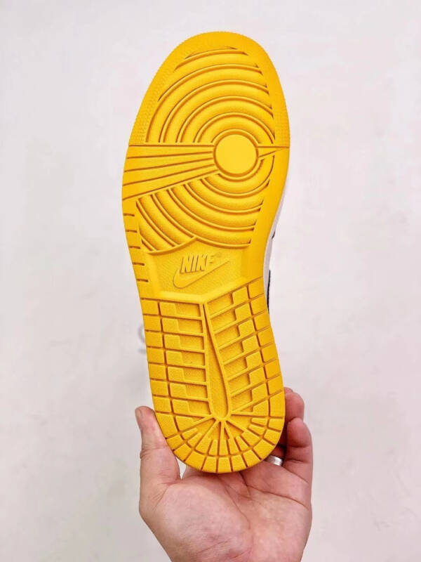 Nike Air Jordan 1 Retro High “Taxi” - Image 2