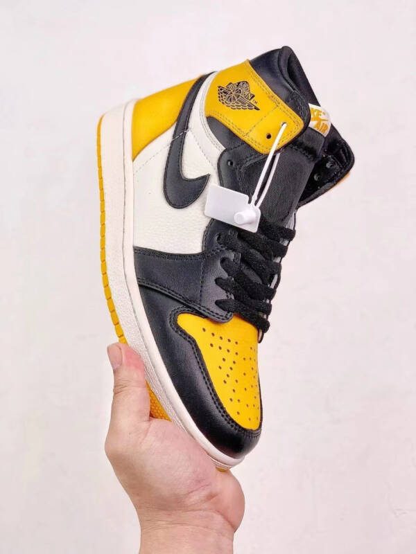 Nike Air Jordan 1 Retro High “Taxi” - Image 4