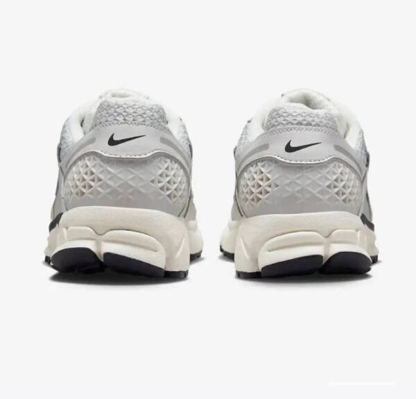 Nike Zoom Vomero 5 Photon Dust Metallic Silver - Image 5