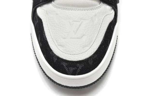 Louis Vuitton Trainer White Black - Image 3