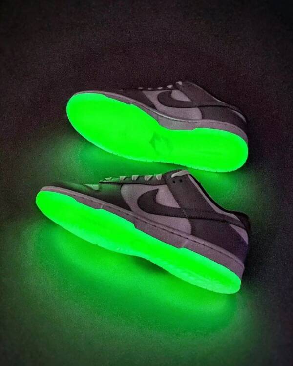 Nike Dunk "Photon Dust" - Image 4